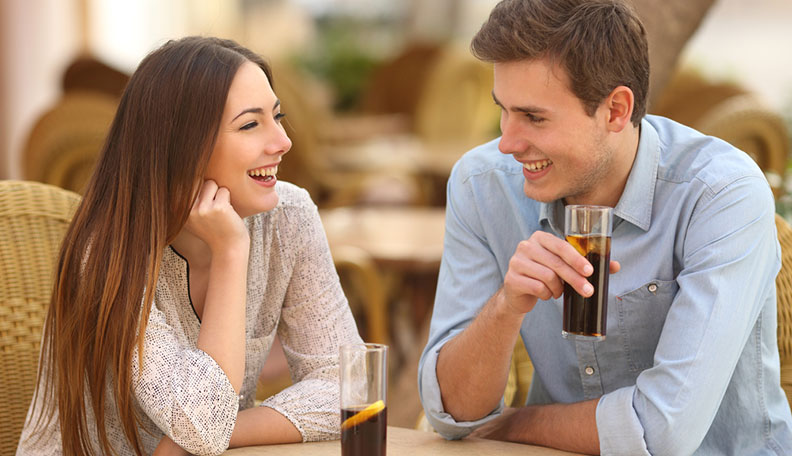 6 مواضيع الشيقة و المفيدة التي  يجب التحدث مع حبيبتك عليها